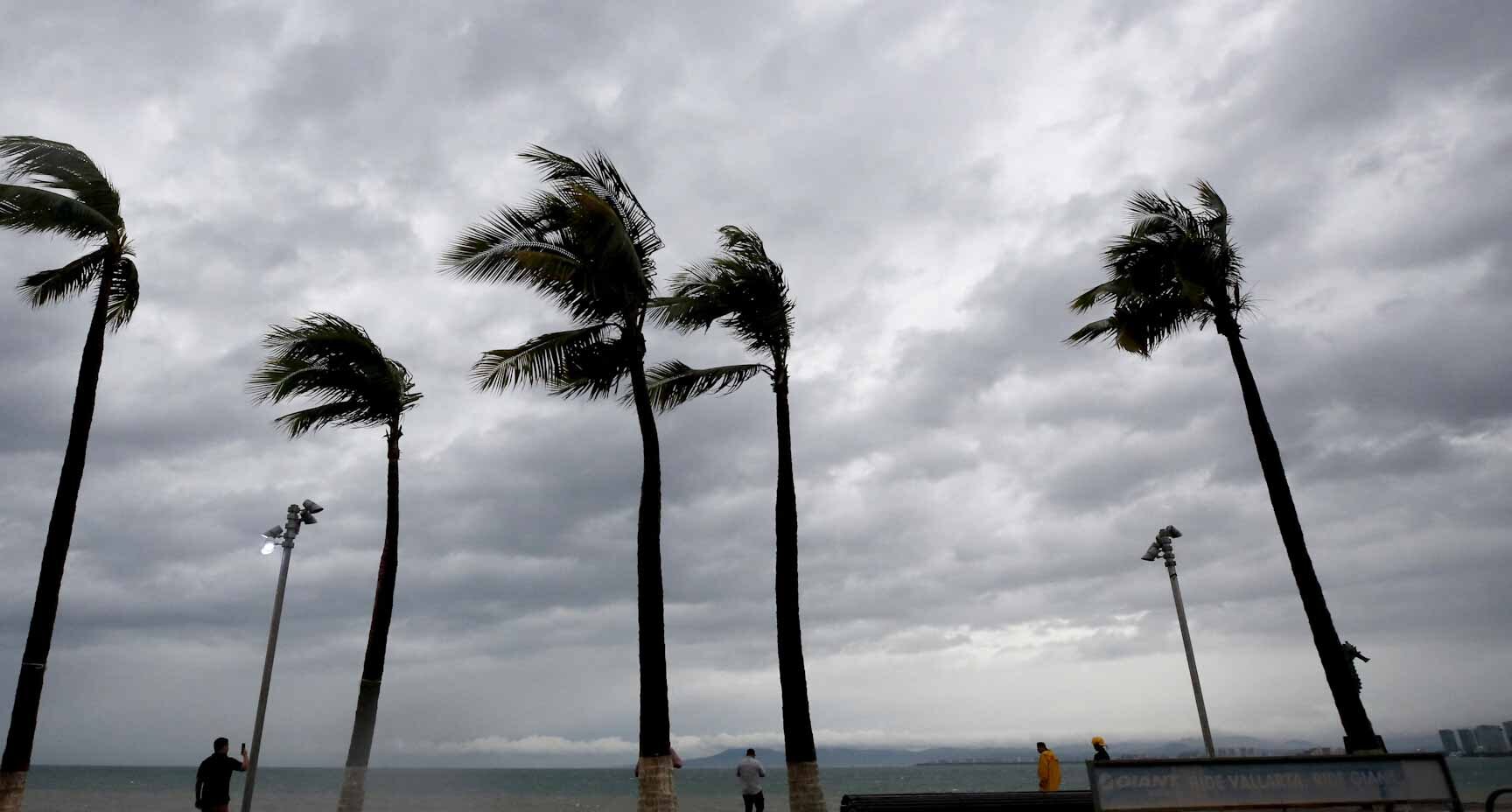 Extremely-Dangerous-Hurricane-Lidia-Strikes-Mexicos-Pacific-Coast